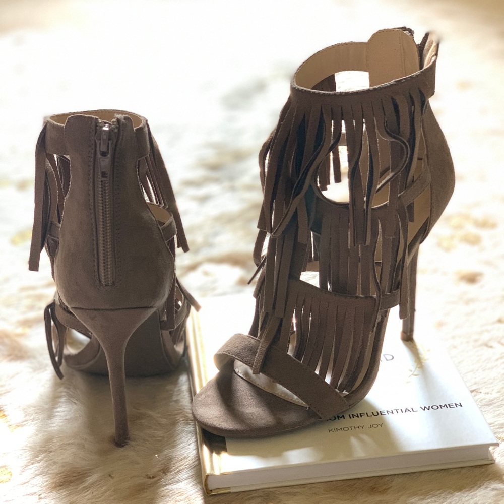 COPY - Fringed heel